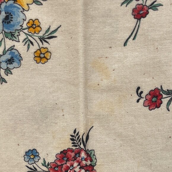 4 VTG Cloth Napkins Cream Yellow Red Floral Upcycle Crafting STAINS - Picture 7 of 8
